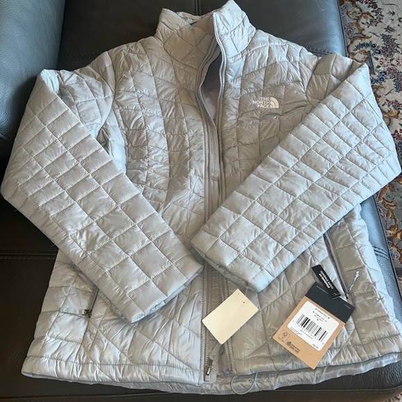 NWT Northface Thrmbl Eco jacket - Picture 2 of 9